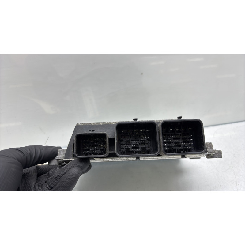 Calculateur moteur PEUGEOT 208 1 Photo n°2