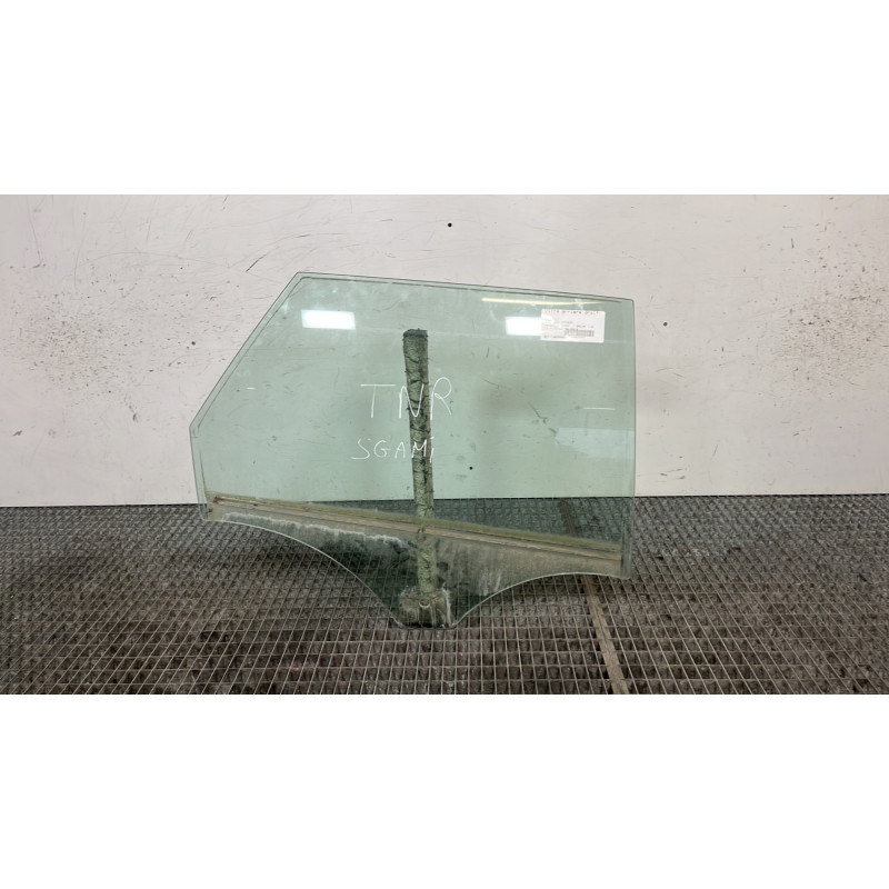 Vitre arriere droit FORD MONDEO 3 Photo n°1