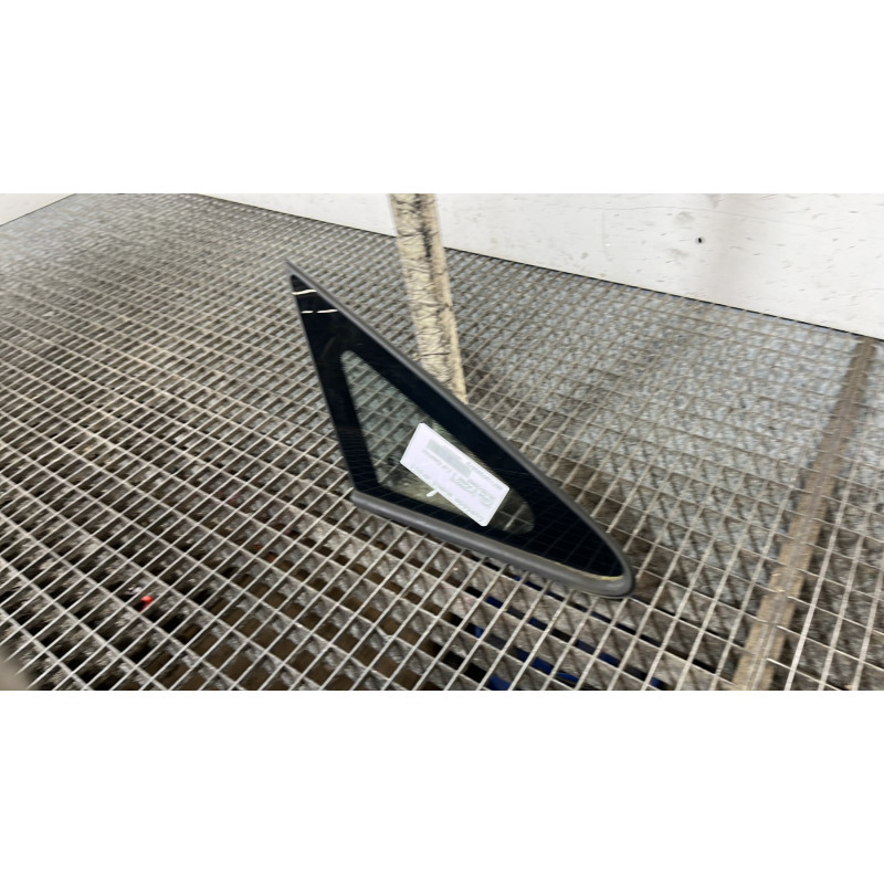 Custode avant droit OPEL CORSA D Photo n°3