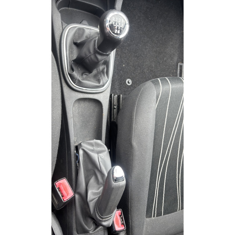Custode avant droit OPEL CORSA D Photo n°17