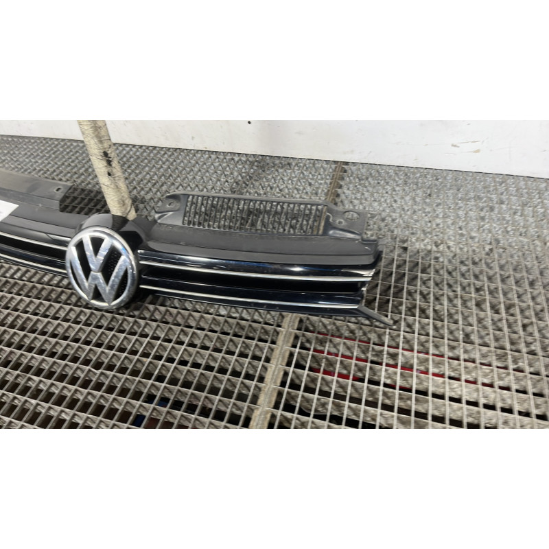 Calandre VOLKSWAGEN GOLF 6 Photo n°3