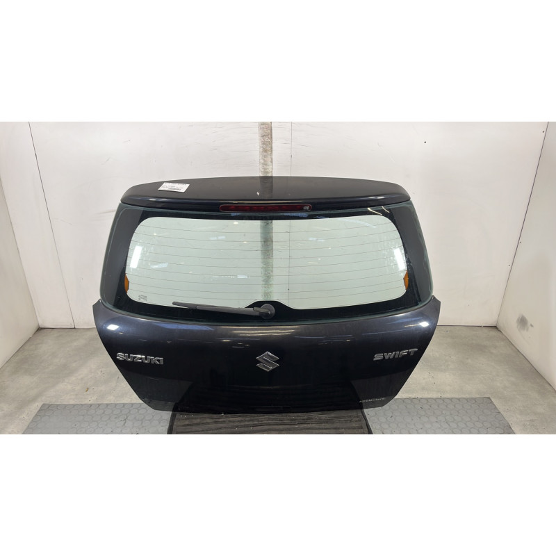 Malle/Hayon arriere SUZUKI SWIFT 3 Photo n°1