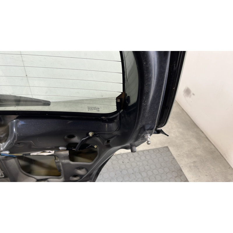 Malle/Hayon arriere SUZUKI SWIFT 3 Photo n°8