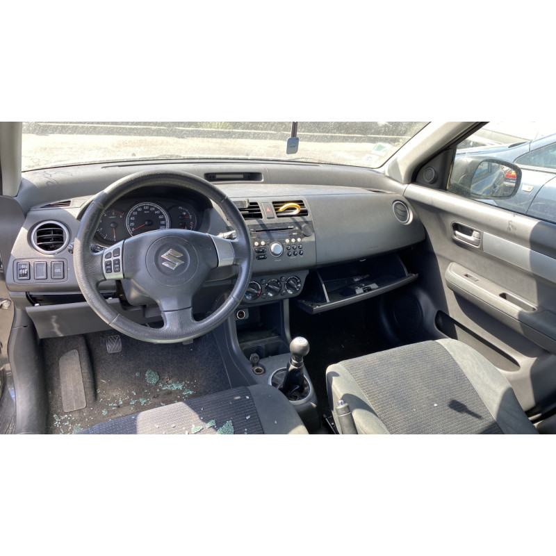 Trappe d'essence SUZUKI SWIFT 3 Photo n°17