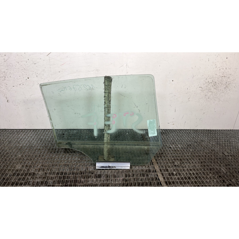Vitre arriere gauche OPEL ASTRA H Photo n°4