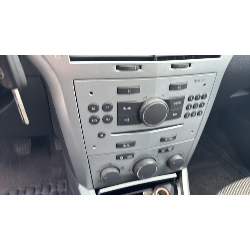 Vitre arriere gauche OPEL ASTRA H Photo n°20