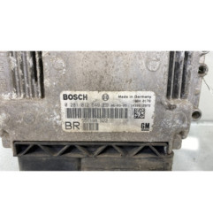 Calculateur moteur OPEL ZAFIRA B