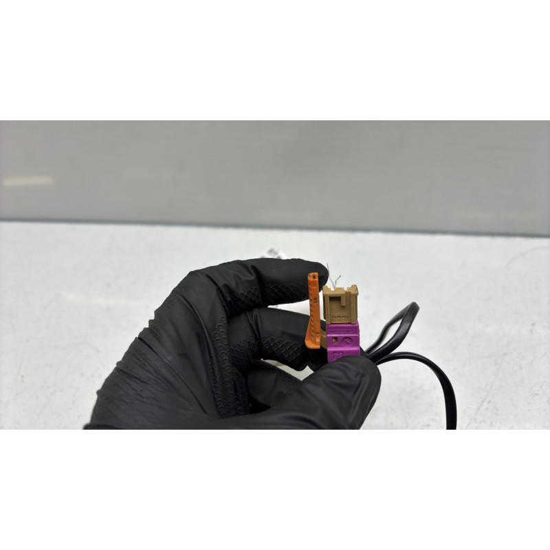 Attache ceinture arriere gauche OPEL MERIVA B Photo n°3