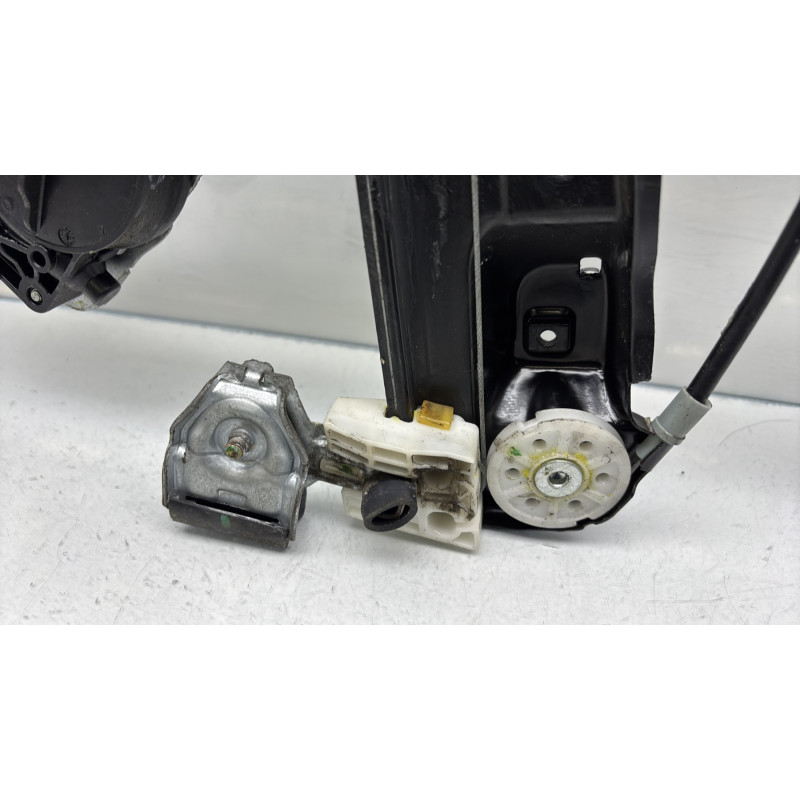 Leve vitre electrique avant droit OPEL MERIVA B Photo n°8