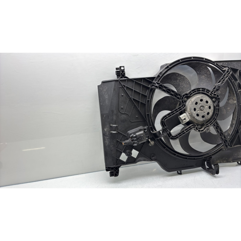 Moto ventilateur radiateur OPEL MERIVA B Photo n°2