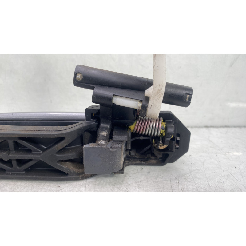 Poignee porte arriere droit SUZUKI SWIFT 3 Photo n°3