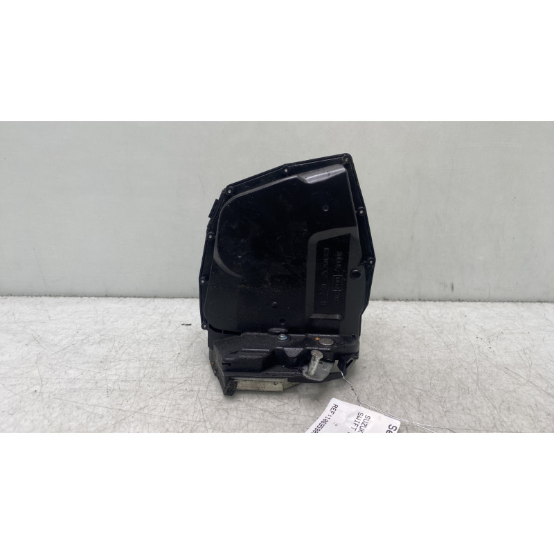 Serrure arriere droit SUZUKI SWIFT 3 Photo n°1