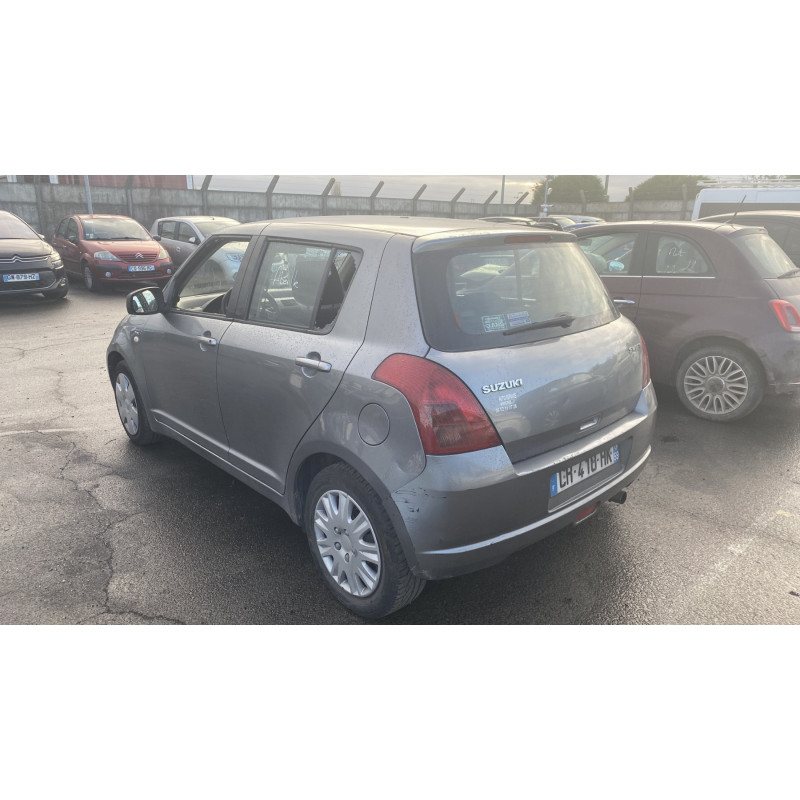 Serrure arriere droit SUZUKI SWIFT 3 Photo n°8