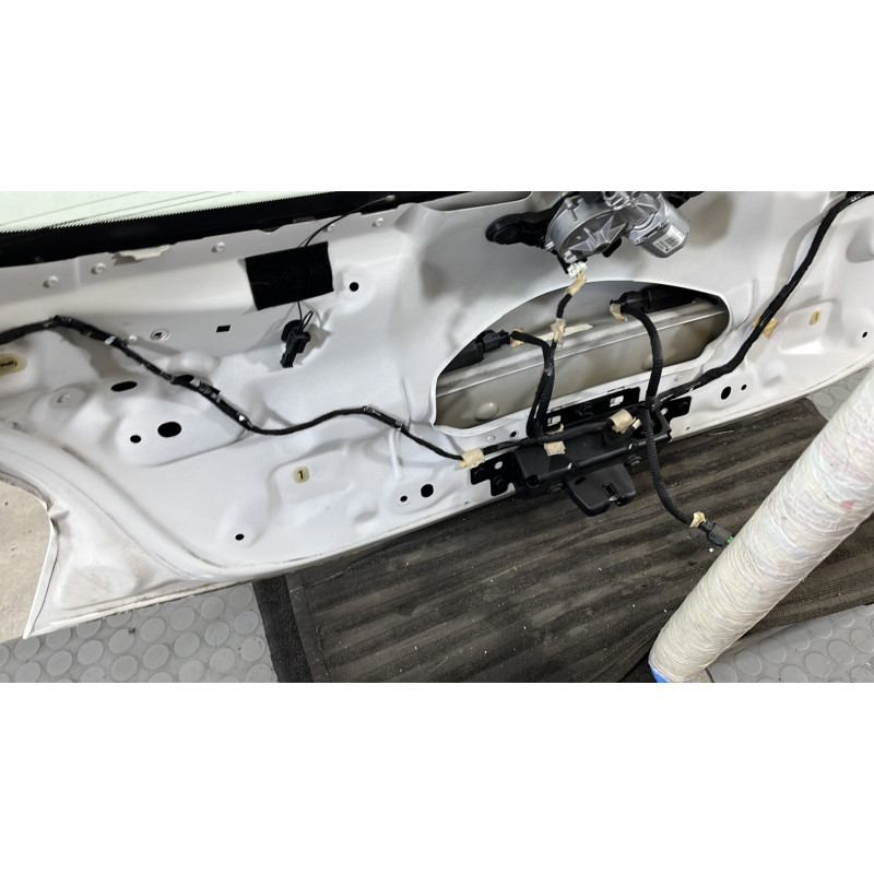Malle/Hayon arriere PEUGEOT 208 1 Photo n°10