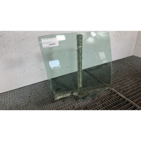 Vitre arriere droit RENAULT CLIO 3