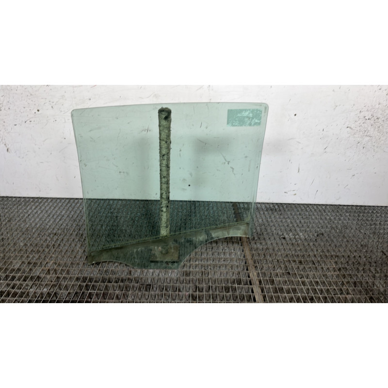 Vitre arriere droit RENAULT CLIO 3 Photo n°4