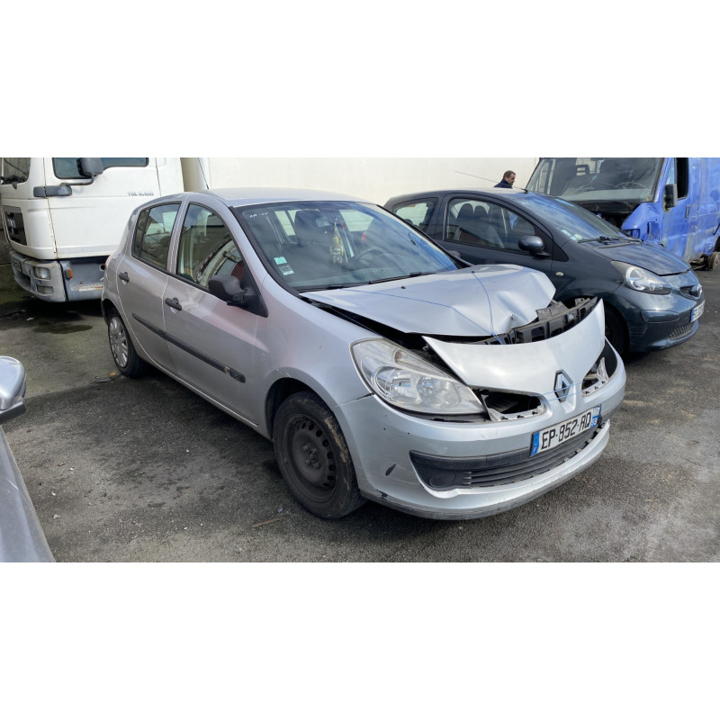 Vitre arriere droit RENAULT CLIO 3 Photo n°6