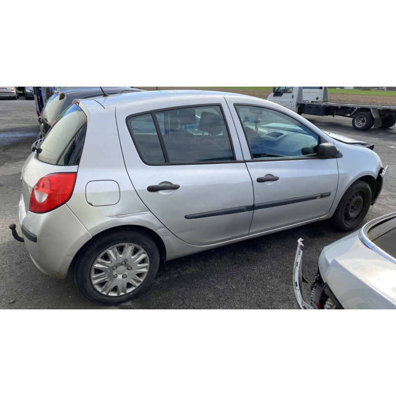 Vitre arriere droit RENAULT CLIO 3 Photo n°10
