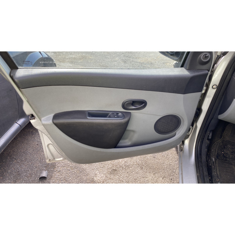 Vitre arriere droit RENAULT CLIO 3 Photo n°13
