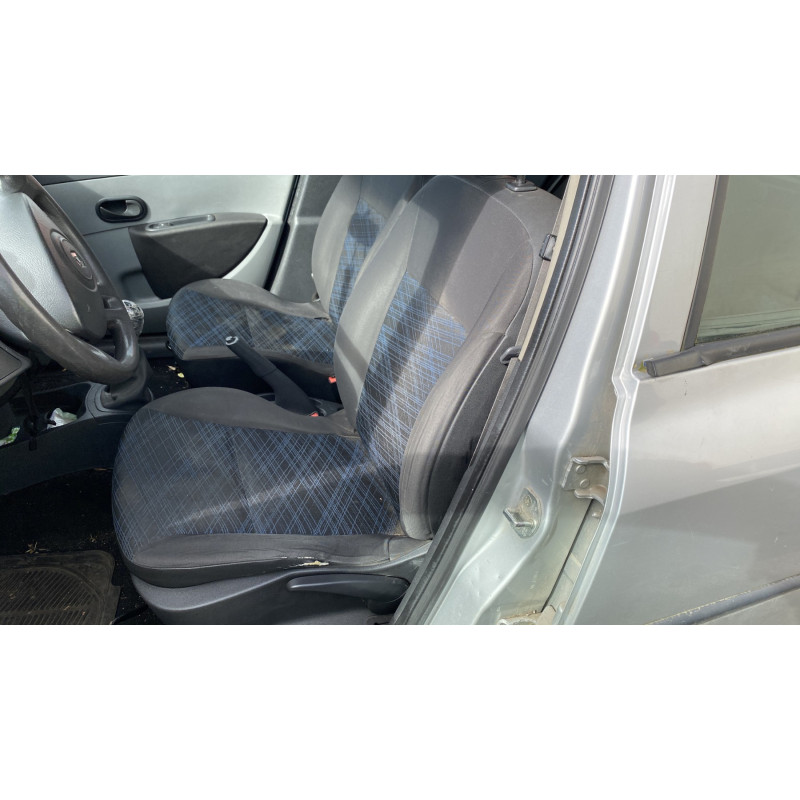Vitre arriere droit RENAULT CLIO 3 Photo n°16