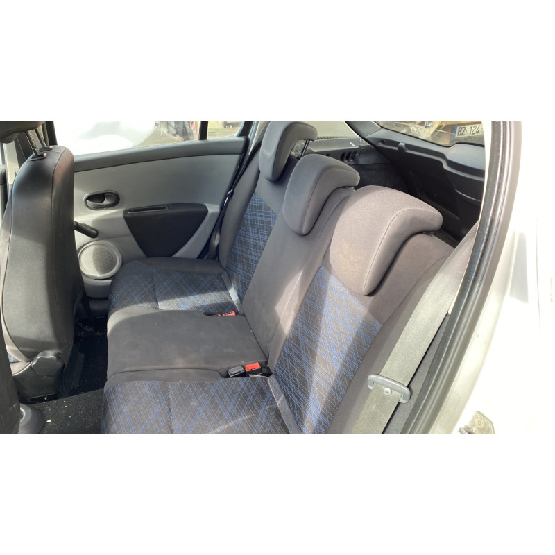 Vitre arriere droit RENAULT CLIO 3 Photo n°17