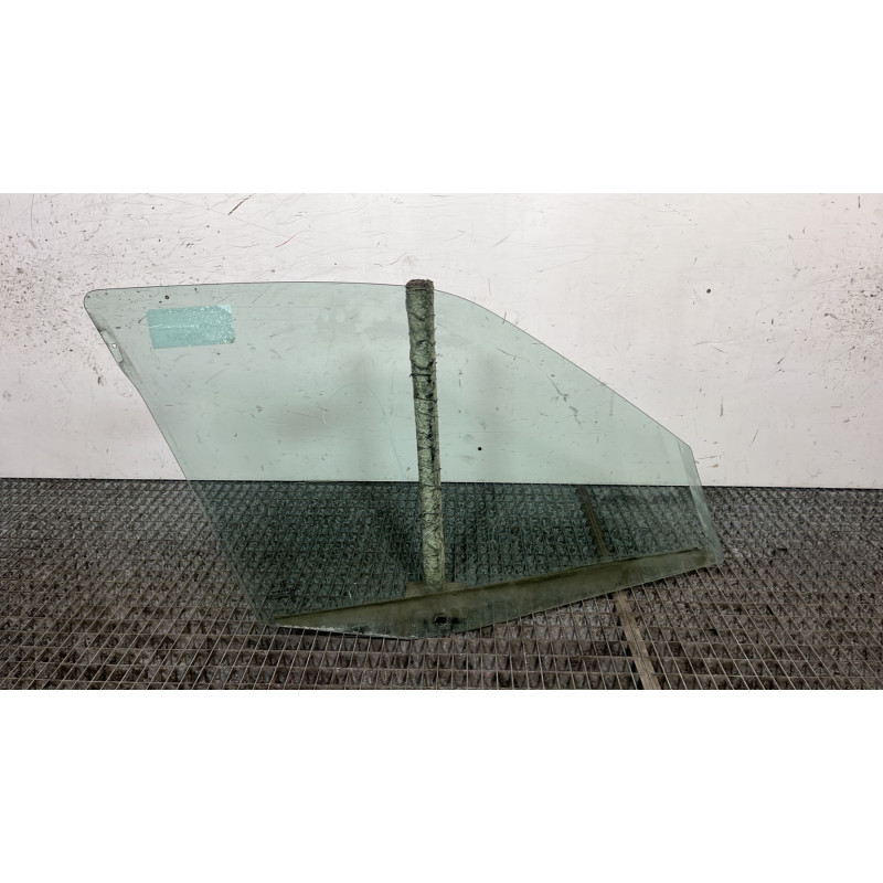 Vitre avant gauche PEUGEOT 306 Photo n°4