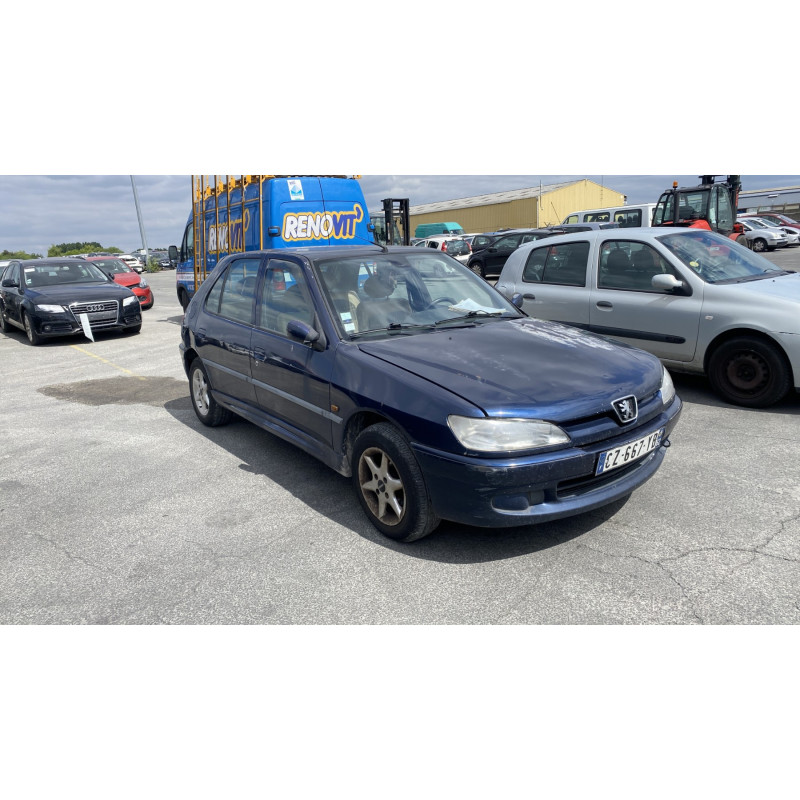 Vitre avant gauche PEUGEOT 306 Photo n°6