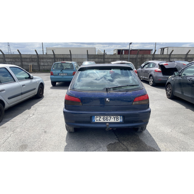 Vitre avant gauche PEUGEOT 306 Photo n°9