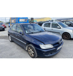 Vitre avant gauche PEUGEOT 306