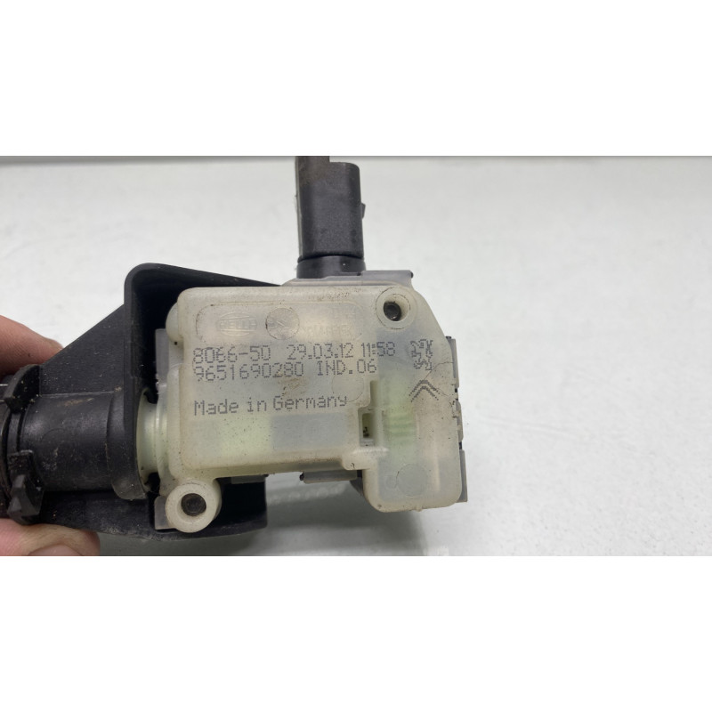 Actionneur verrou trappe d'essence PEUGEOT 508 1 SW Photo n°4