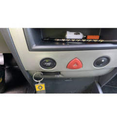 Pare boue avant gauche RENAULT MEGANE 2
