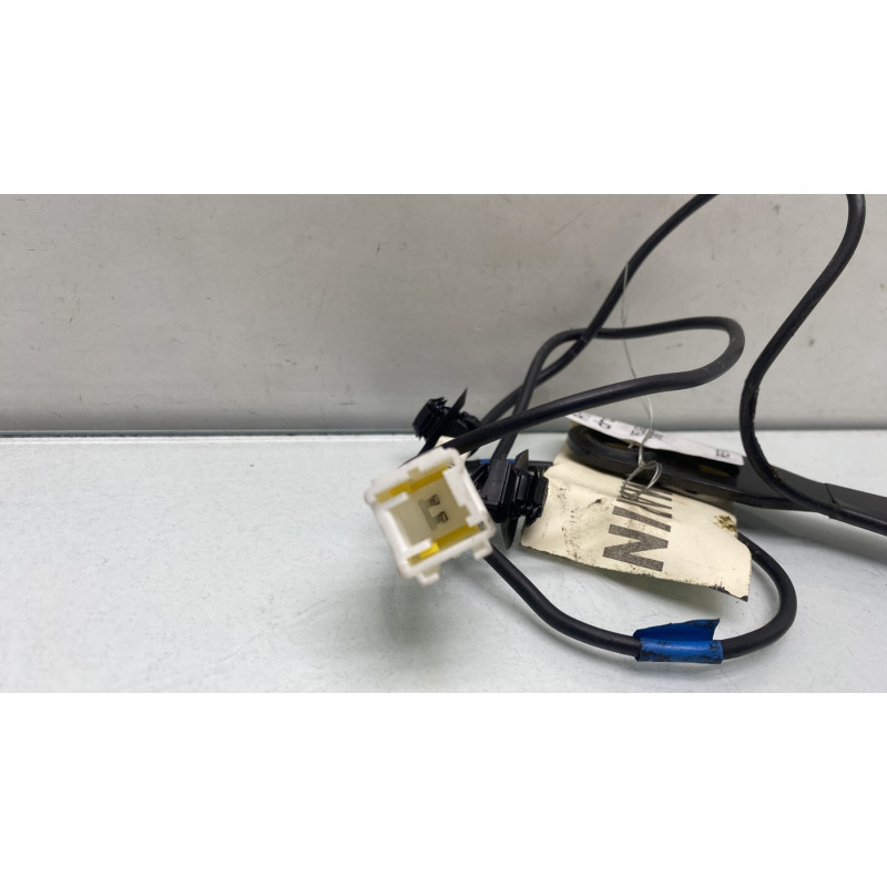 Attache ceinture avant droit PEUGEOT 1007 Photo n°3