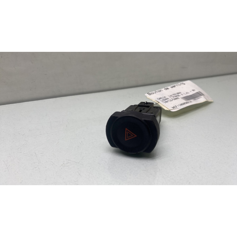 Bouton de warning DACIA LOGAN 1 Photo n°1