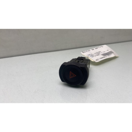 Bouton de warning DACIA LOGAN 1 Photo n°1