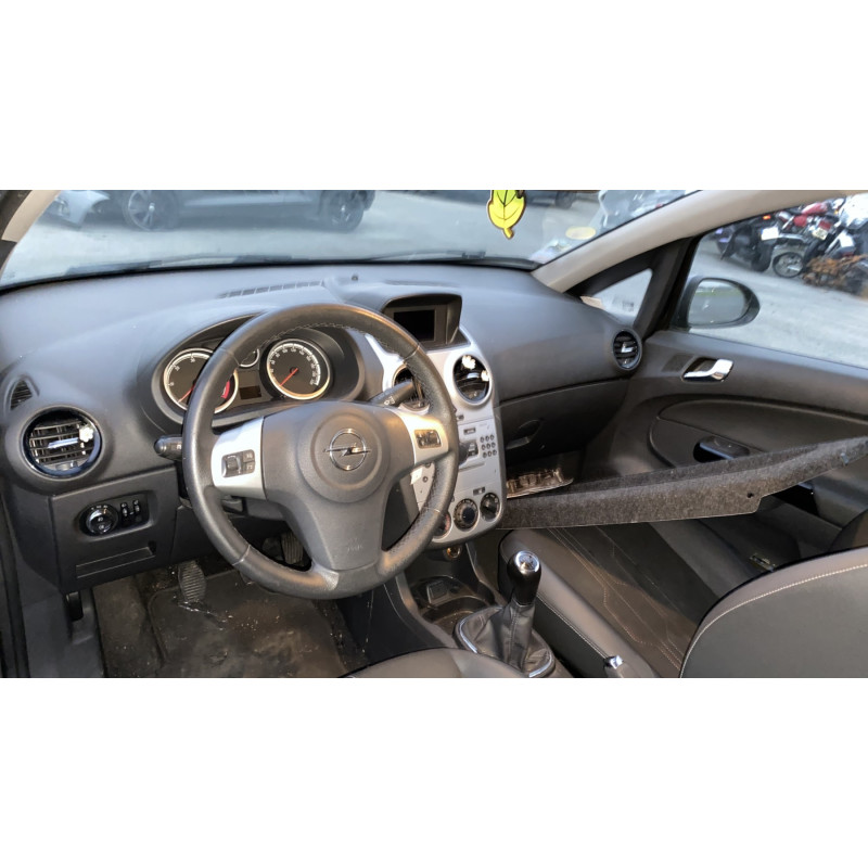 Feu arriere principal gauche (feux) OPEL CORSA D Photo n°16