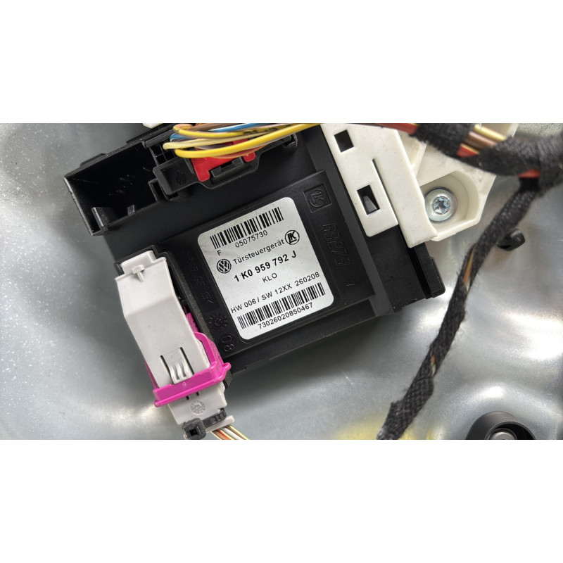 Leve vitre electrique avant droit VOLKSWAGEN TIGUAN 1 Photo n°3