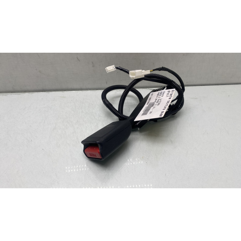 Attache ceinture avant droit TOYOTA YARIS 3 Photo n°4