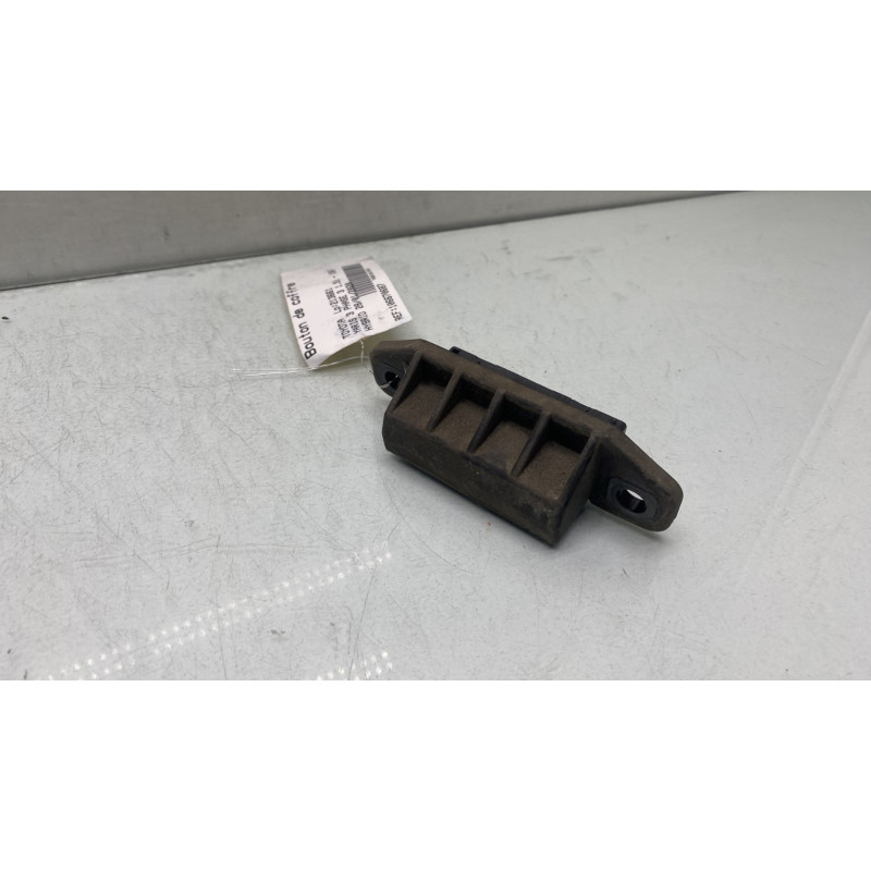 Bouton de coffre TOYOTA YARIS 3 Photo n°2