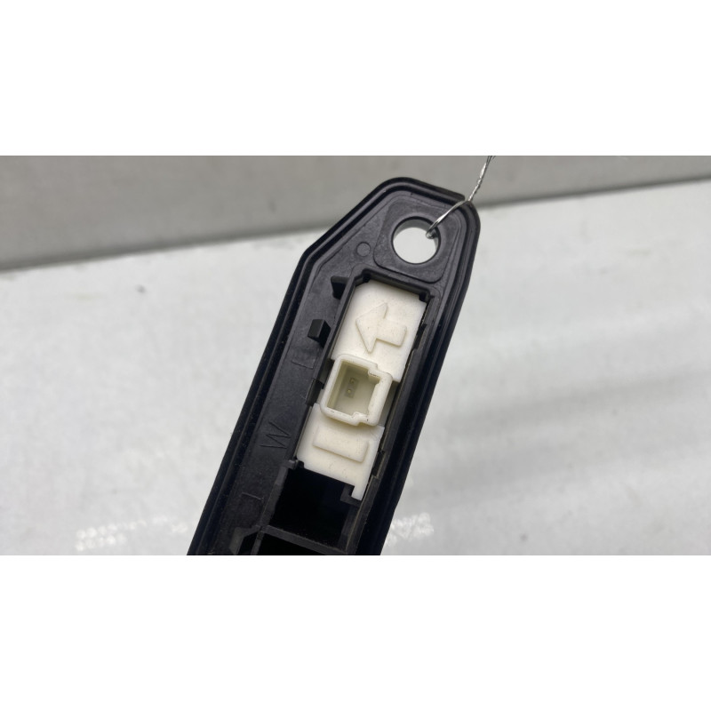 Bouton de coffre TOYOTA YARIS 3 Photo n°3