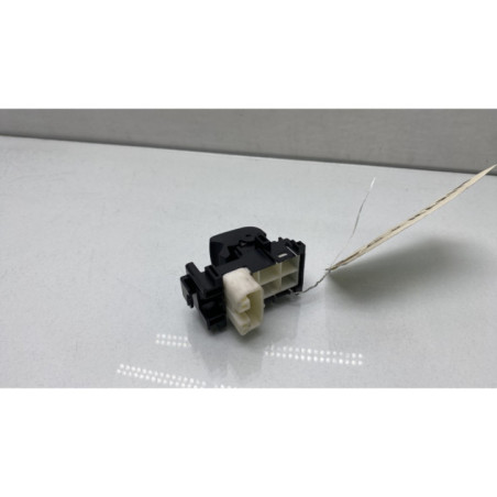 Interrupteur de leve vitre arriere gauche TOYOTA YARIS 3
