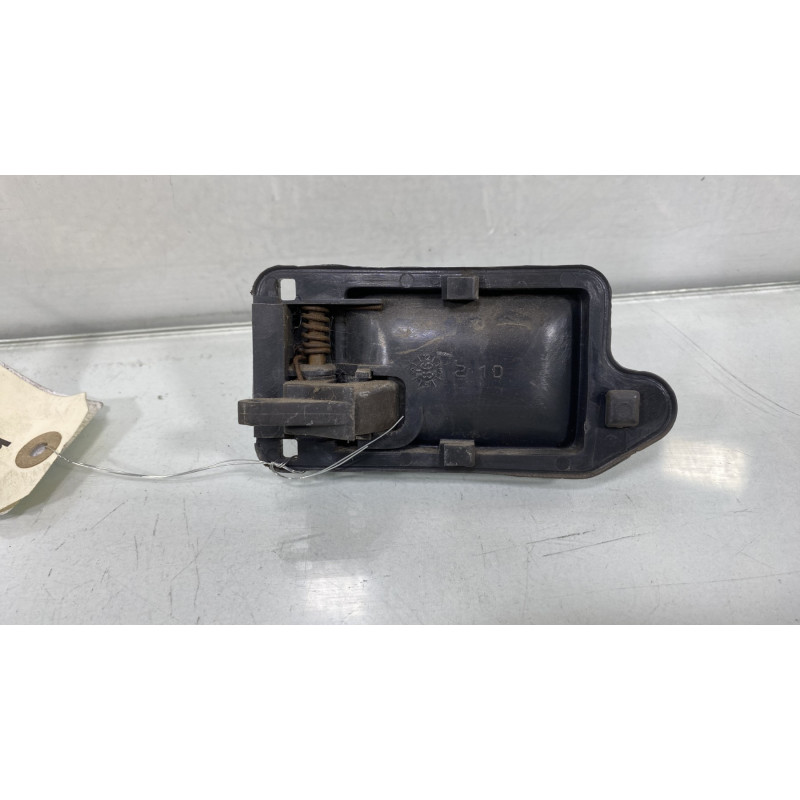 Poignee interieur arriere droit PEUGEOT 205 Photo n°2