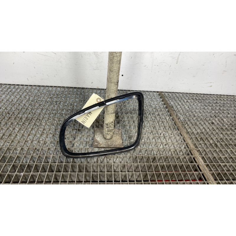 Enjoliveur de feu arriere droit MINI MINI 2 R56 Photo n°4