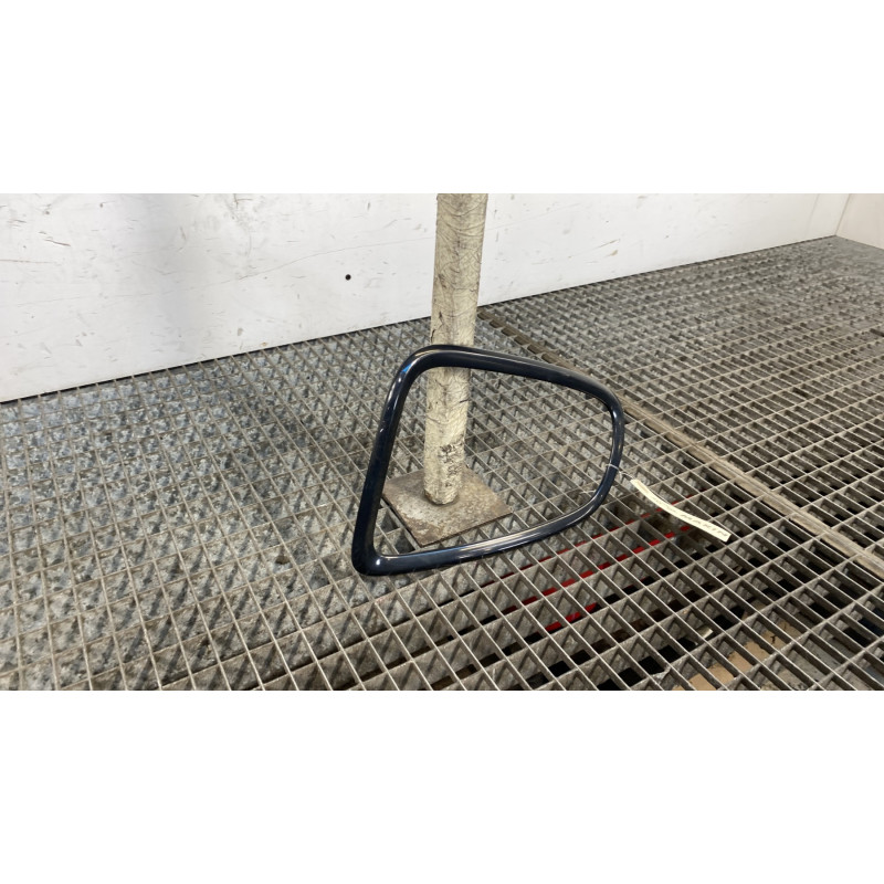 Enjoliveur de feu arriere gauche MINI MINI 2 R56 Photo n°2