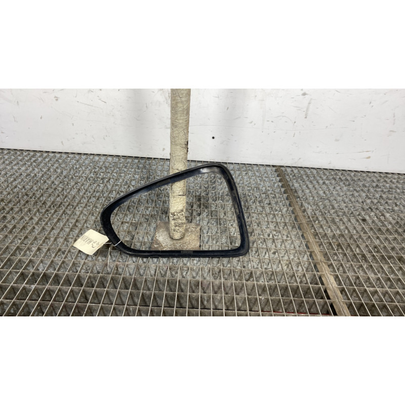 Enjoliveur de feu arriere gauche MINI MINI 2 R56 Photo n°4