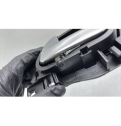 Poignee interieur avant gauche PEUGEOT 208 1