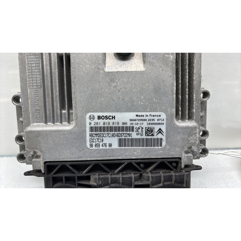 Calculateur moteur PEUGEOT 208 1 Photo n°2