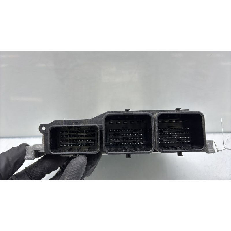 Calculateur moteur PEUGEOT 208 1 Photo n°3