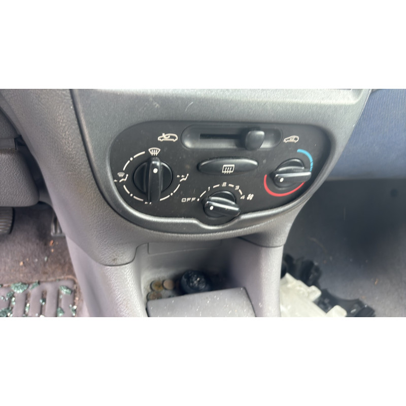 Bouton de coffre PEUGEOT 206 Photo n°18
