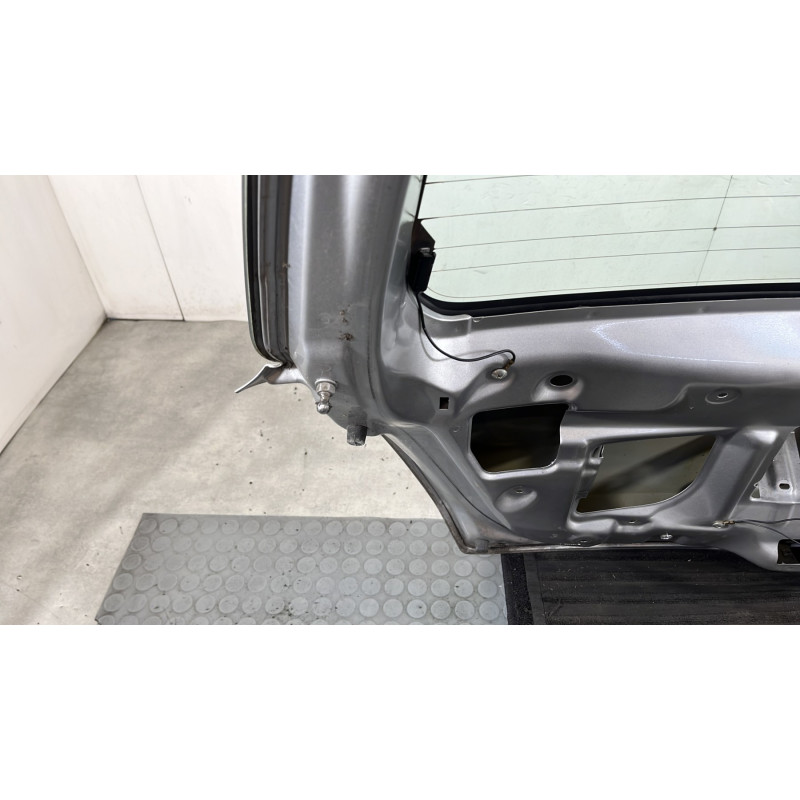 Malle/Hayon arriere SUZUKI SWIFT 3 Photo n°9