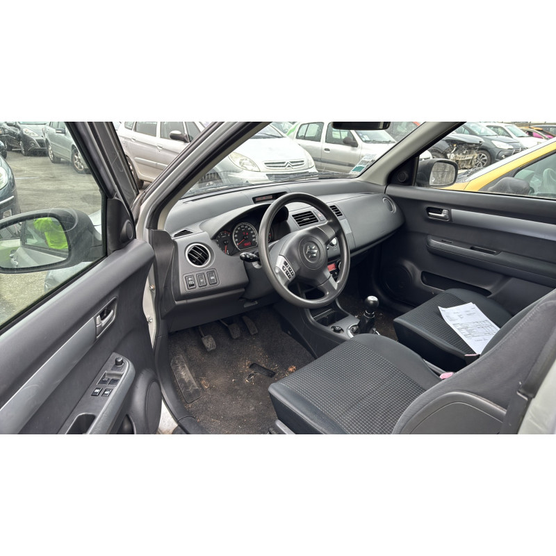 Poignee porte avant gauche SUZUKI SWIFT 3 Photo n°15